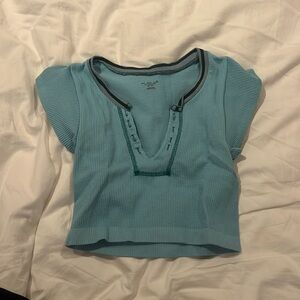 Blue t shirt croppped